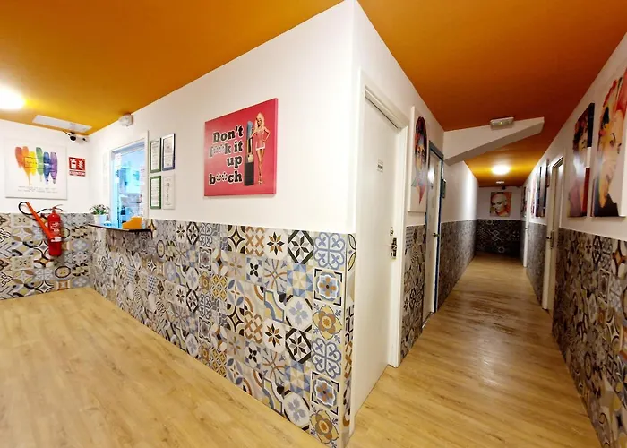 Arc House Barcelona Hostel